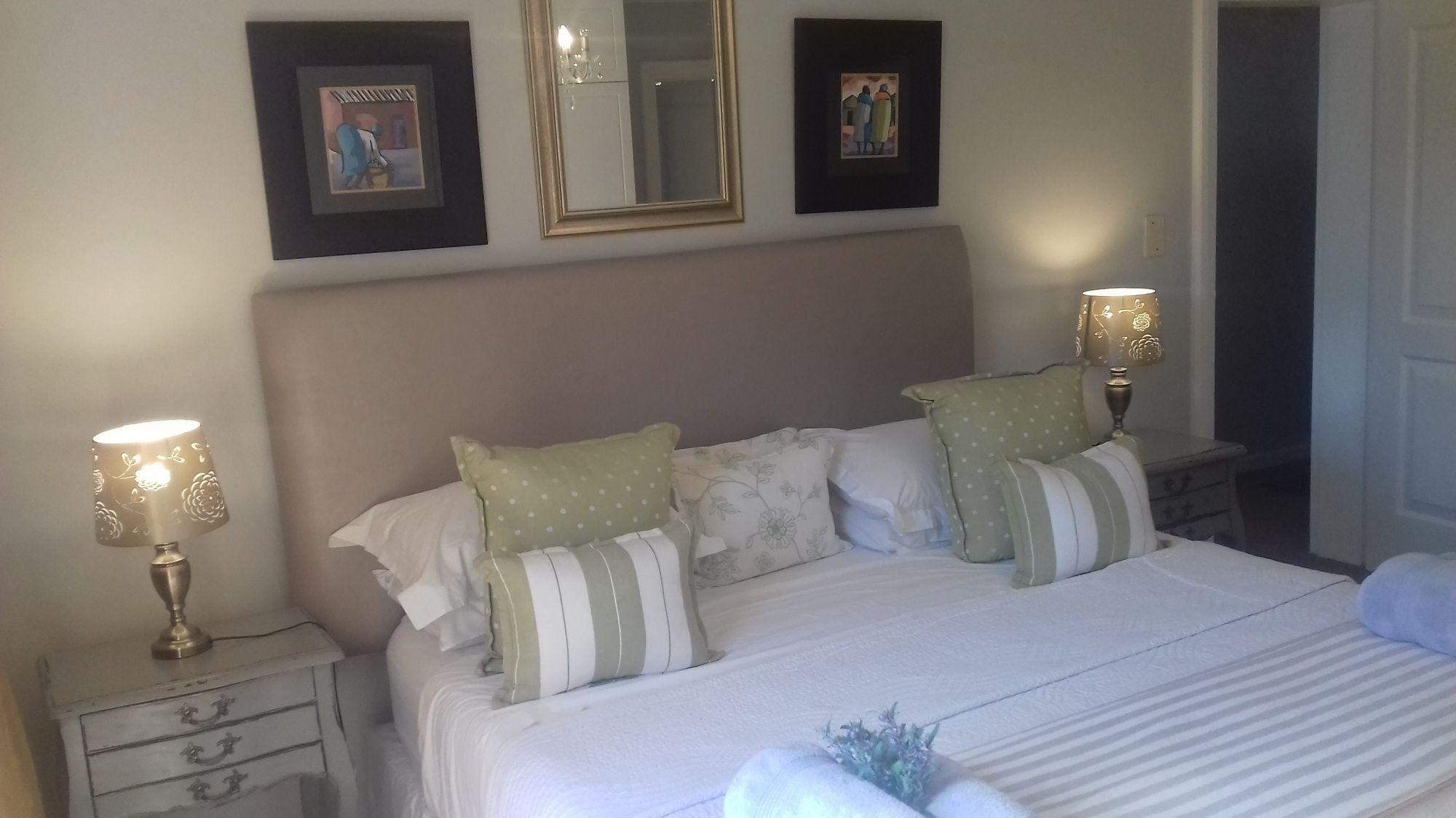 The Whale'S Tale Guesthouse Hermanus Exterior photo